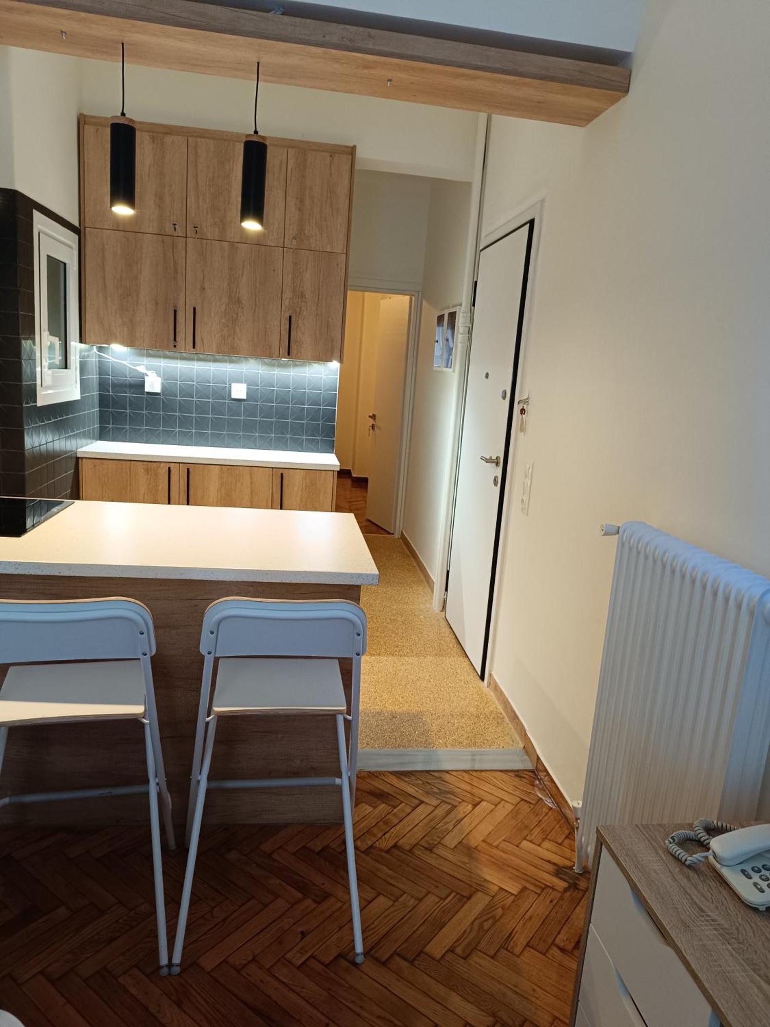 Golden Apartment In Victoria Атина Екстериор снимка