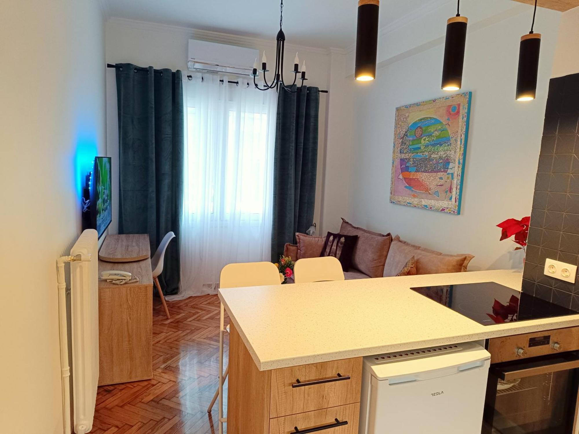 Golden Apartment In Victoria Атина Екстериор снимка